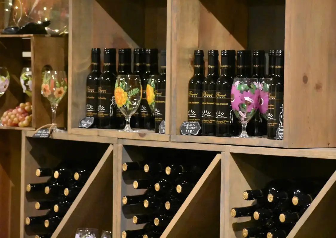 Hotels near Phinesse Farms Winery