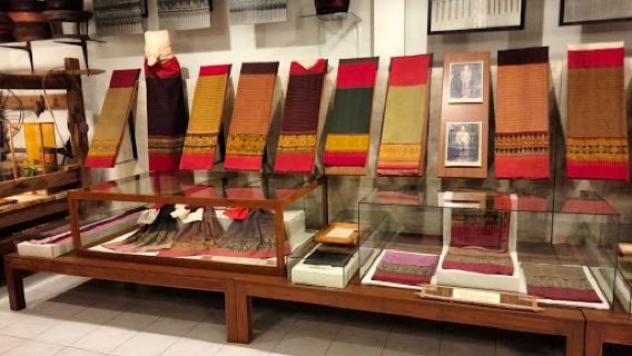 Komol Old Cloth