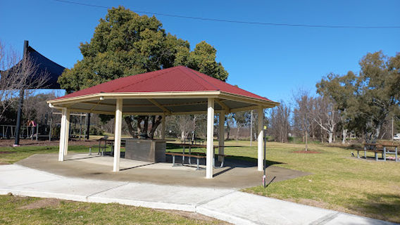 10 Майл Крик Гарденс