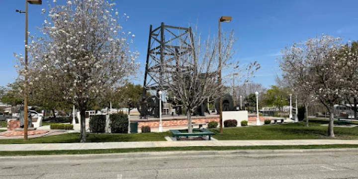 Taft Oilworker Monument