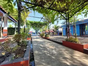 Kolam Renang Banyu Pratama