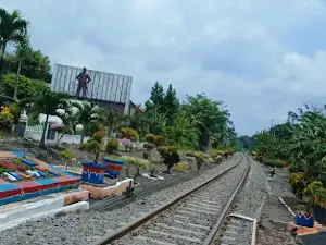 Captain Suwandak Monument
