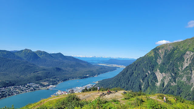 Mt. Roberts (Wooshkeenax Deiyí) Trailhead