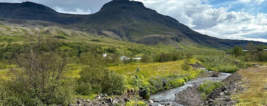 Esjurætur - Hiking Center
