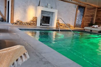 James Farmhouse - Das James