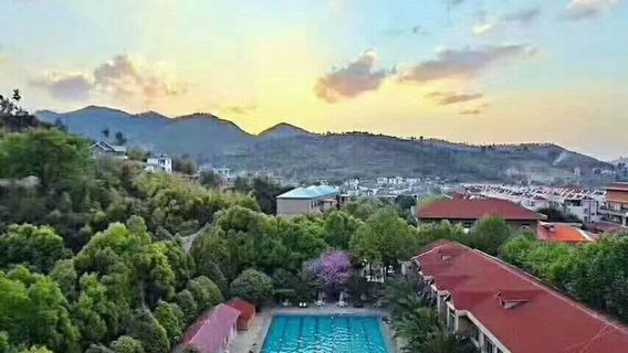 ming xi yuan wen quan du jia shan zhuang - you yong guan