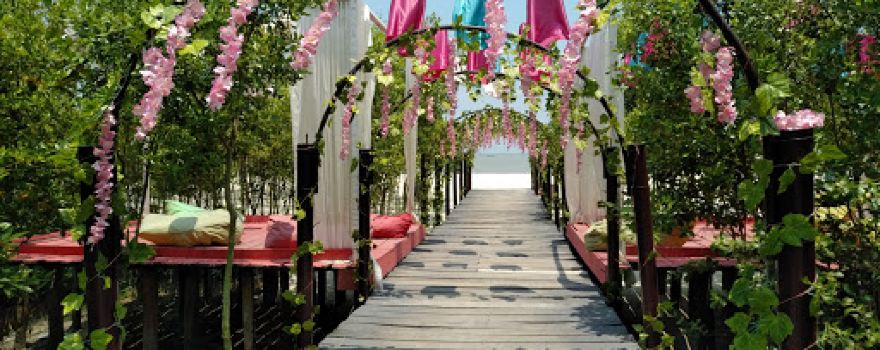 Pantai Romantis
