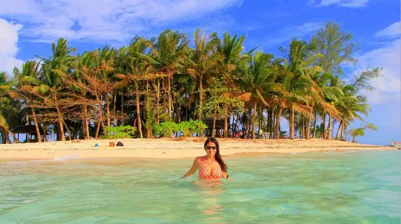 Hotels near Guyam Island