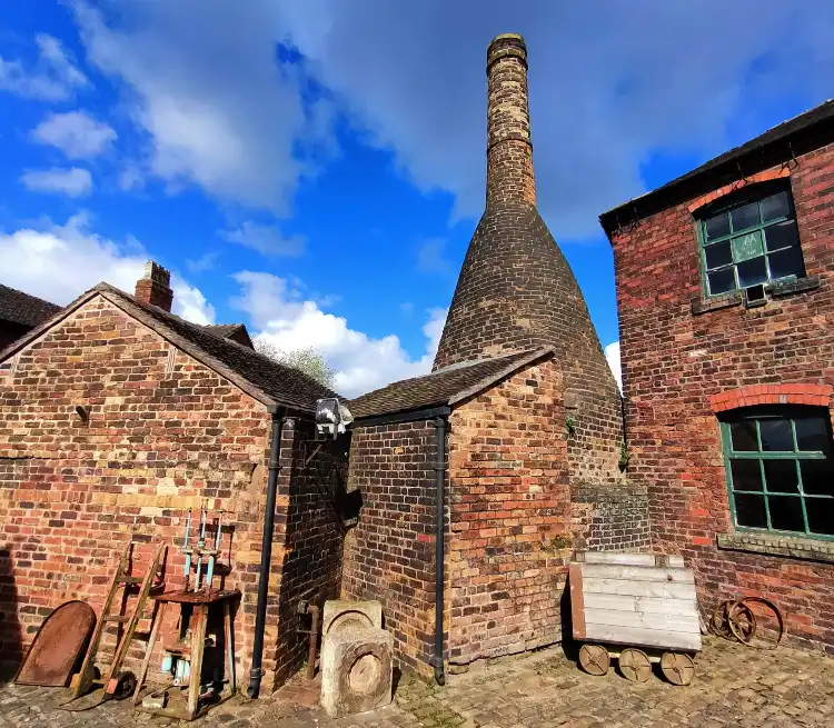 Hotels near Gladstone Pottery Museum