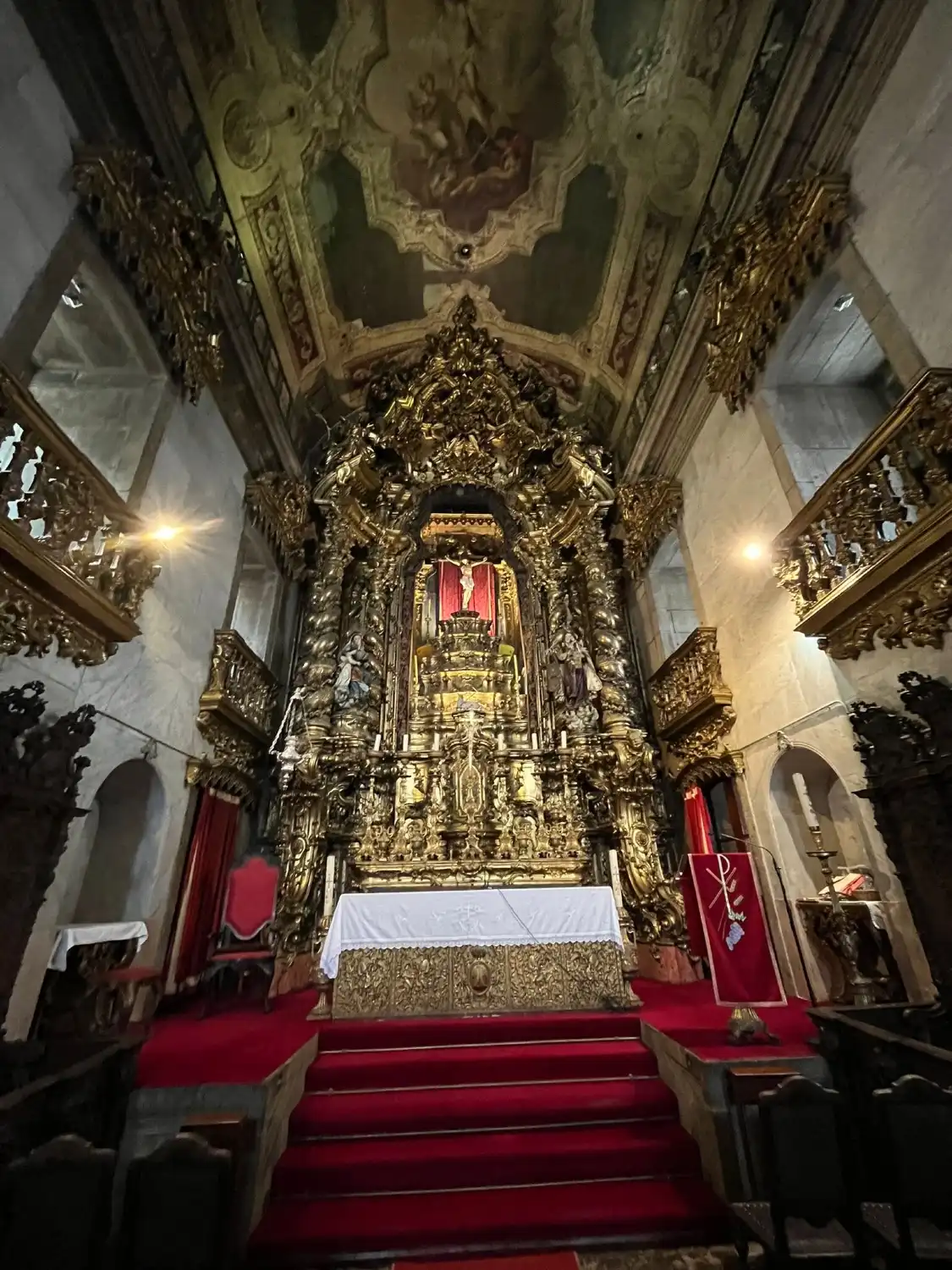 Hotels near Garrafeira do Carmo