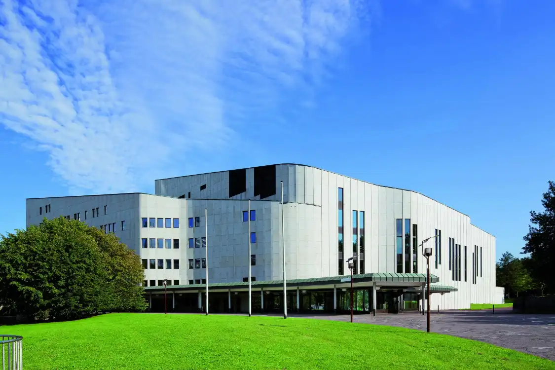 Hotels near Aalto Theatre