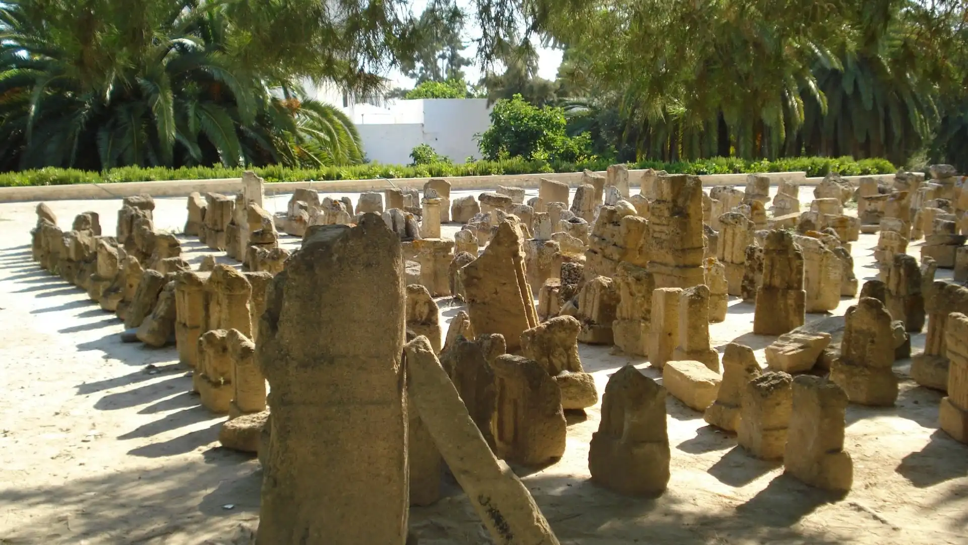 Hotels near Tophet de Carthage