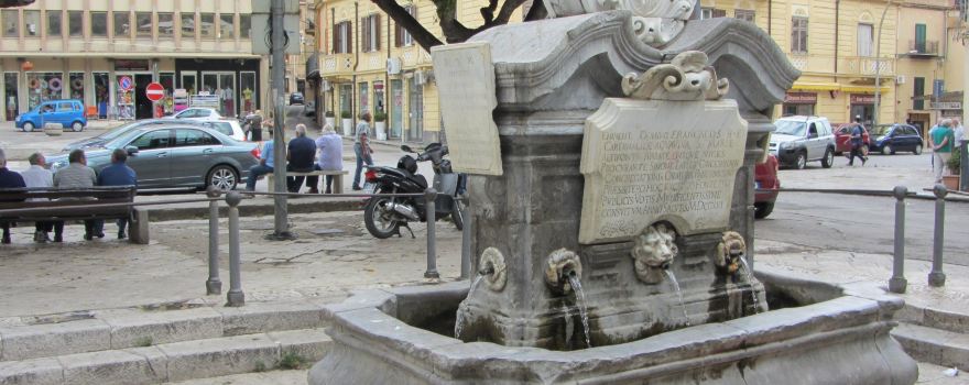 Fontana degli Otto Cannoli