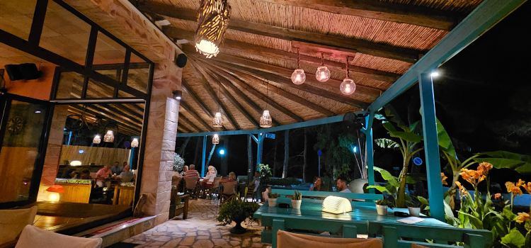 Akri seaside cafe bar