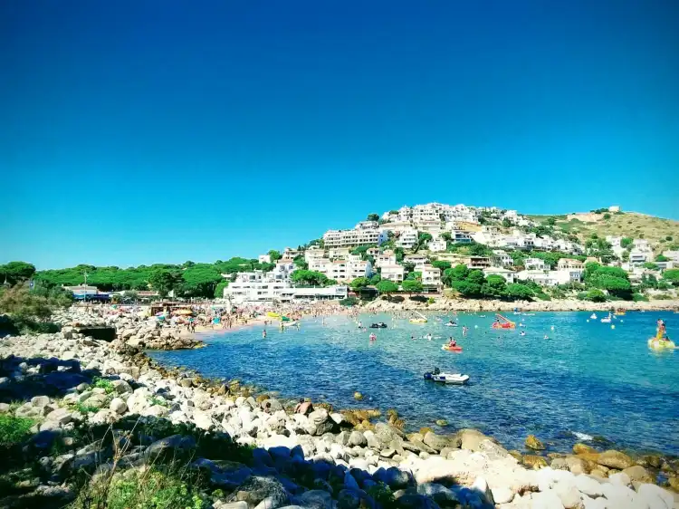 Hotels near Torre de Montgo