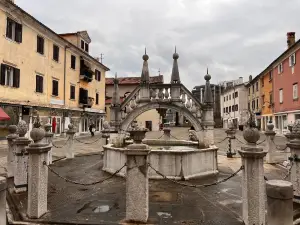 Da Ponte Fountain