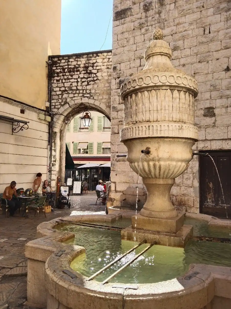 Hotels near Fountain of The Peyra