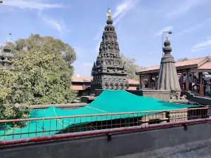 Shree Sant Dnyaneshwar Maharaj Samadhi Mandir, Alandi