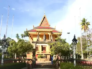 Taing Krasaing Pagoda