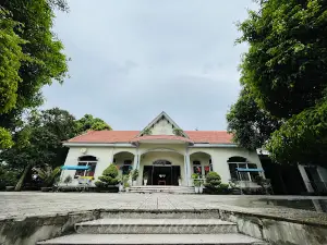 NHÀ THỜ GIÁO XỨ QUY HẬU