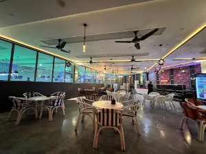 Legends Cafe