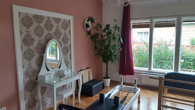 PilatesCluj - Reformer Studio