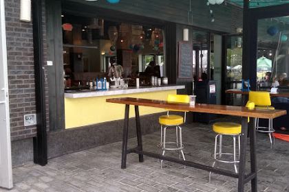 Hank’s Oyster Bar on the Wharf