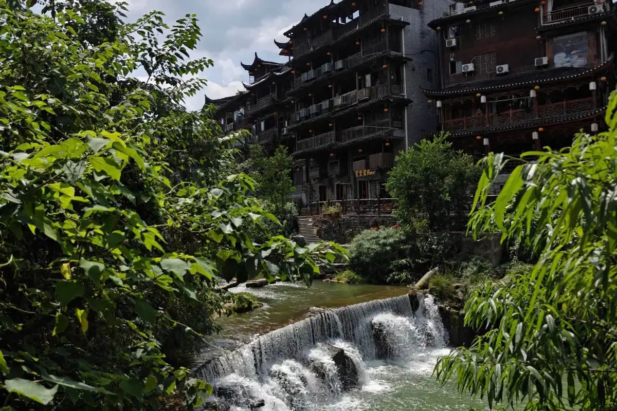 Furong Ancient Town Travel Itinerary: 