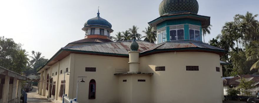 Masjid Raya Al-Manaar Paraman Ampalu