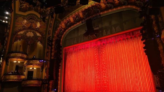 New Amsterdam Theatre