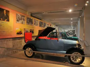 Gedee Car Museum