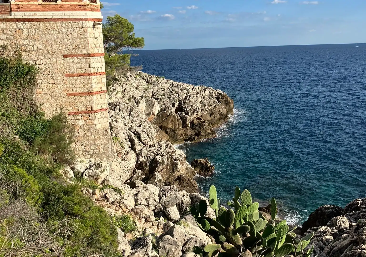 Hotels near Promenade Le Corbusier