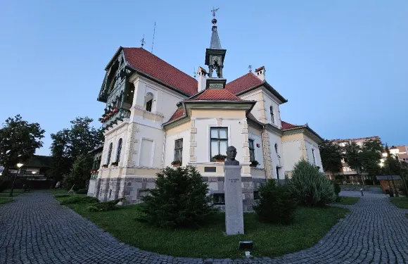 奧多爾黑塞庫耶斯克