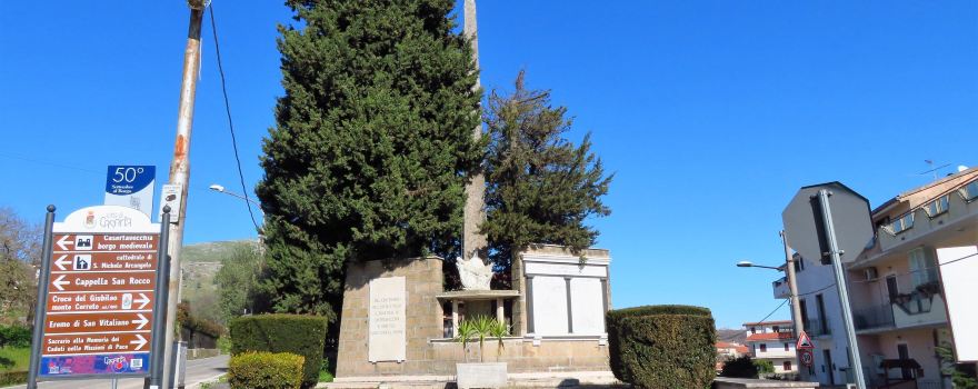 Monumento ai Caduti di Casertavecchia