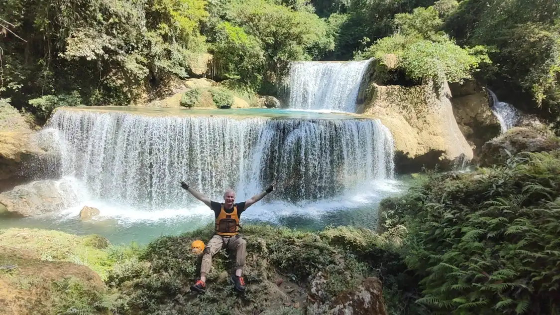 Hotels near Pinipisakan Falls
