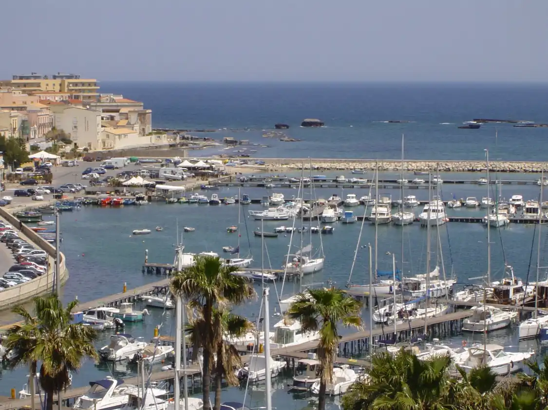 Hotel in zona Porto Piccolo - Porto Marmoreo
