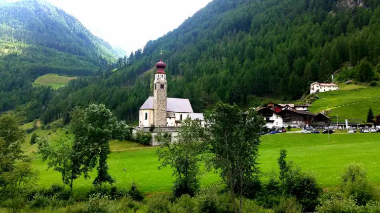 Hotels in Vernago