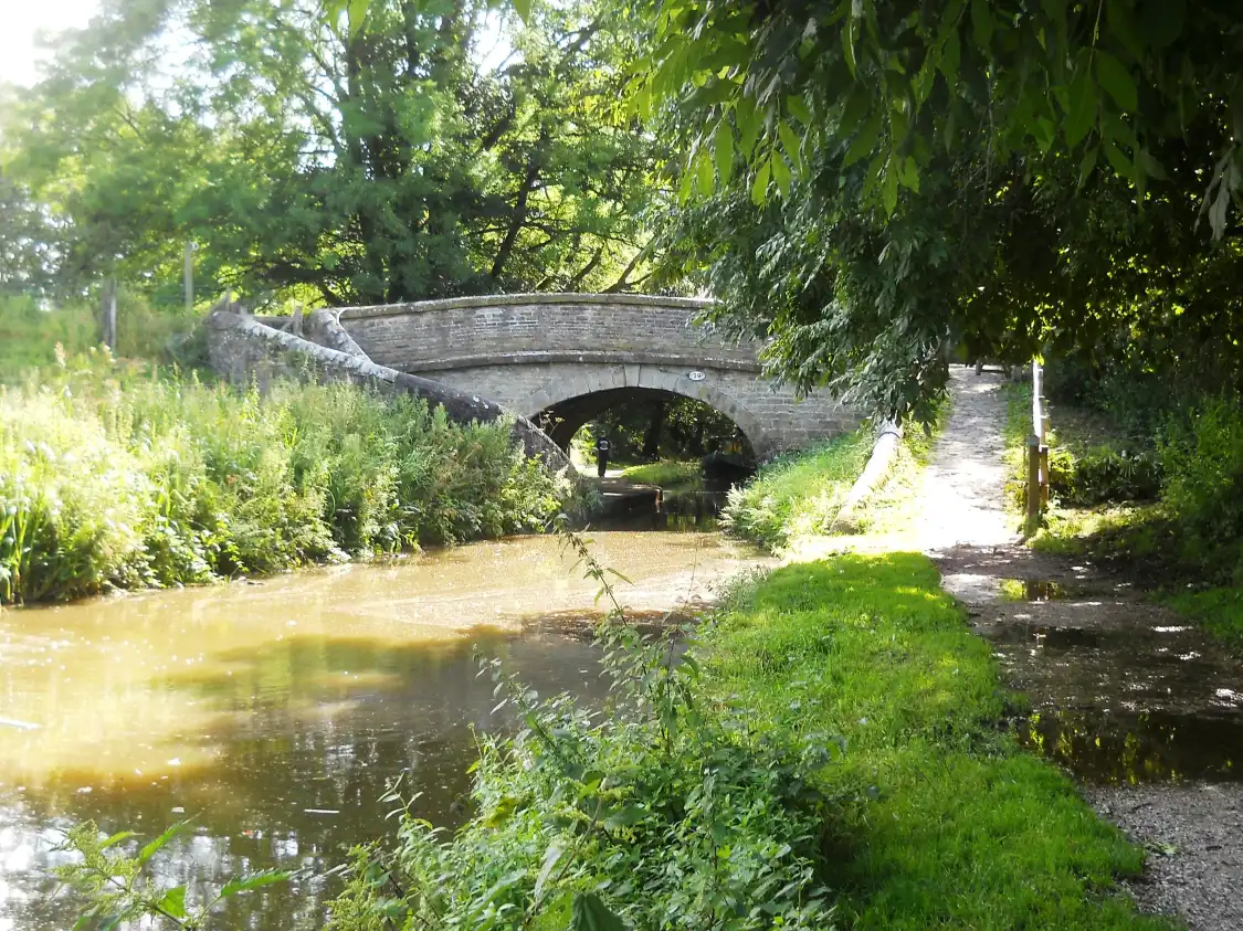 Macclesfield Canal附近的飯店