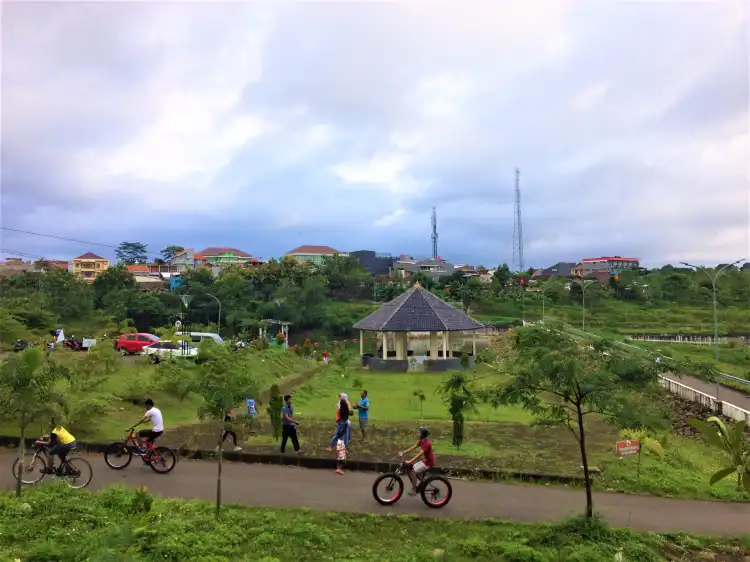 Hotels in der Nähe von Universitas Diponegoro