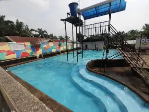 KOLAM RENANG BUNDA (TEK UPIK)