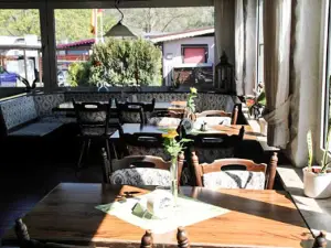 Remagen, Reisemobil Stellplatz am Campingplatz "Goldene Meile" am Rheinufer