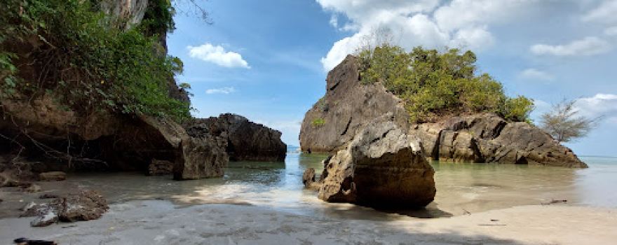 Yong Ling Beach