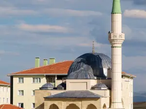 Toki Şehitler Cami