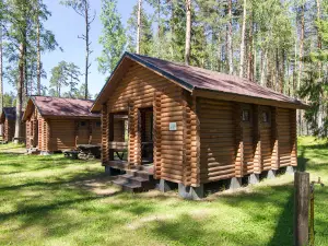 Kauksi telklaager ja kämpingud