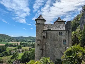 Larroque-Toirac Castle