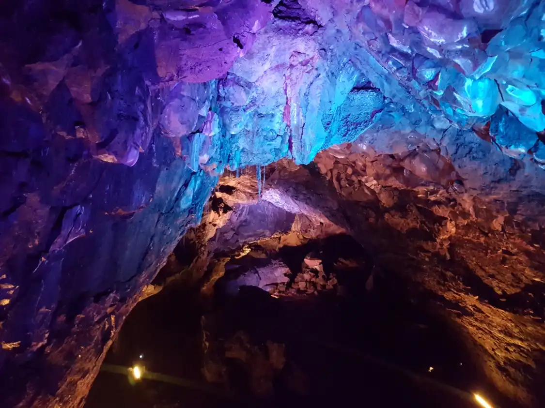 Hotels near Cave Orquidea