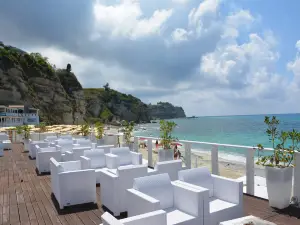 Lido Blanca Beach