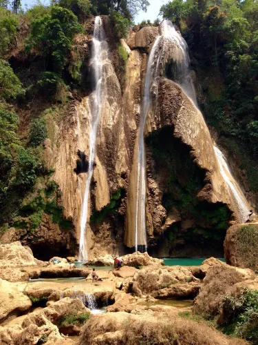 Anisakan Falls