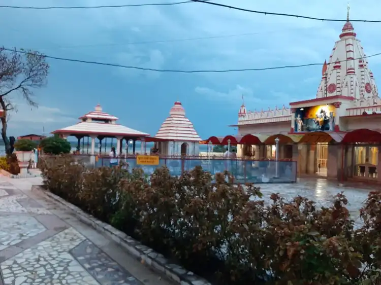 Các khách sạn gần Narayan Ashram