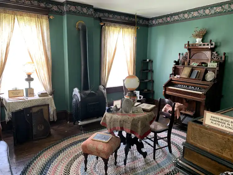 Hotels in Scott County